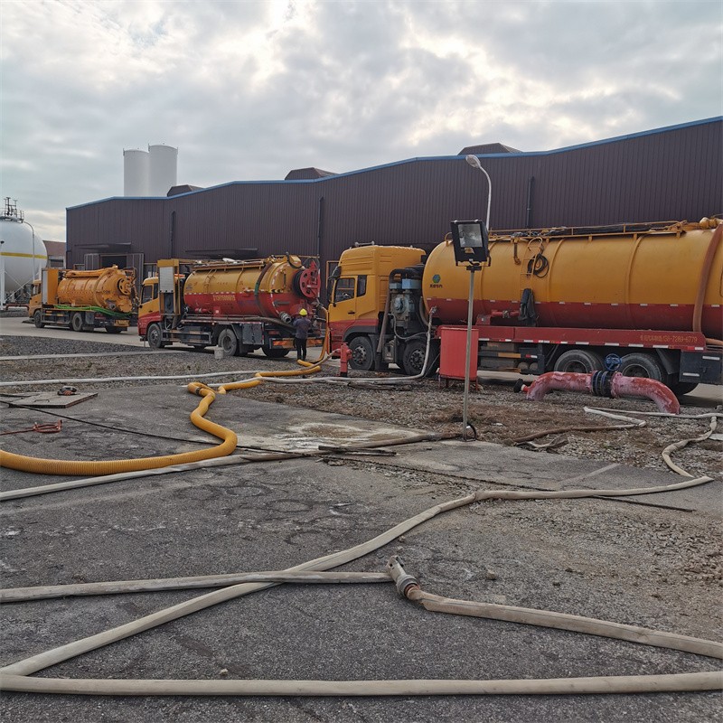 龙湖污水池清理