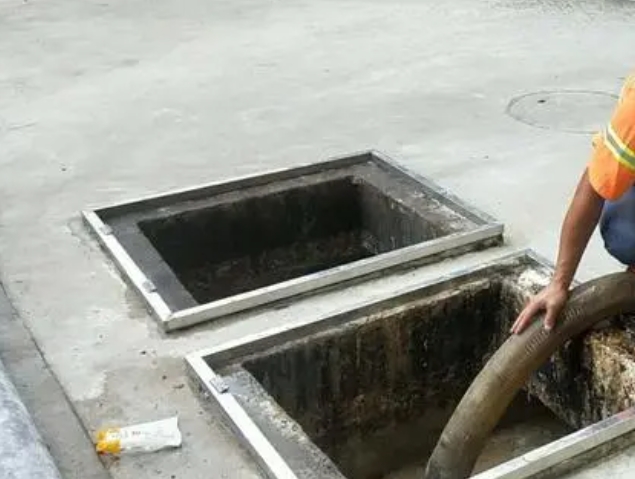 龙湖化粪池清理